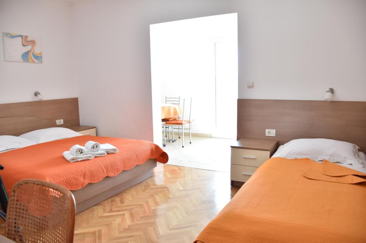Apartments Stone Tučepi エクステリア 写真