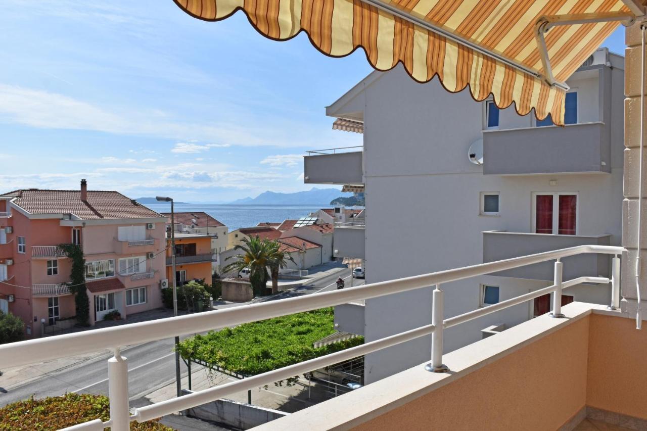 Apartments Stone Tučepi エクステリア 写真