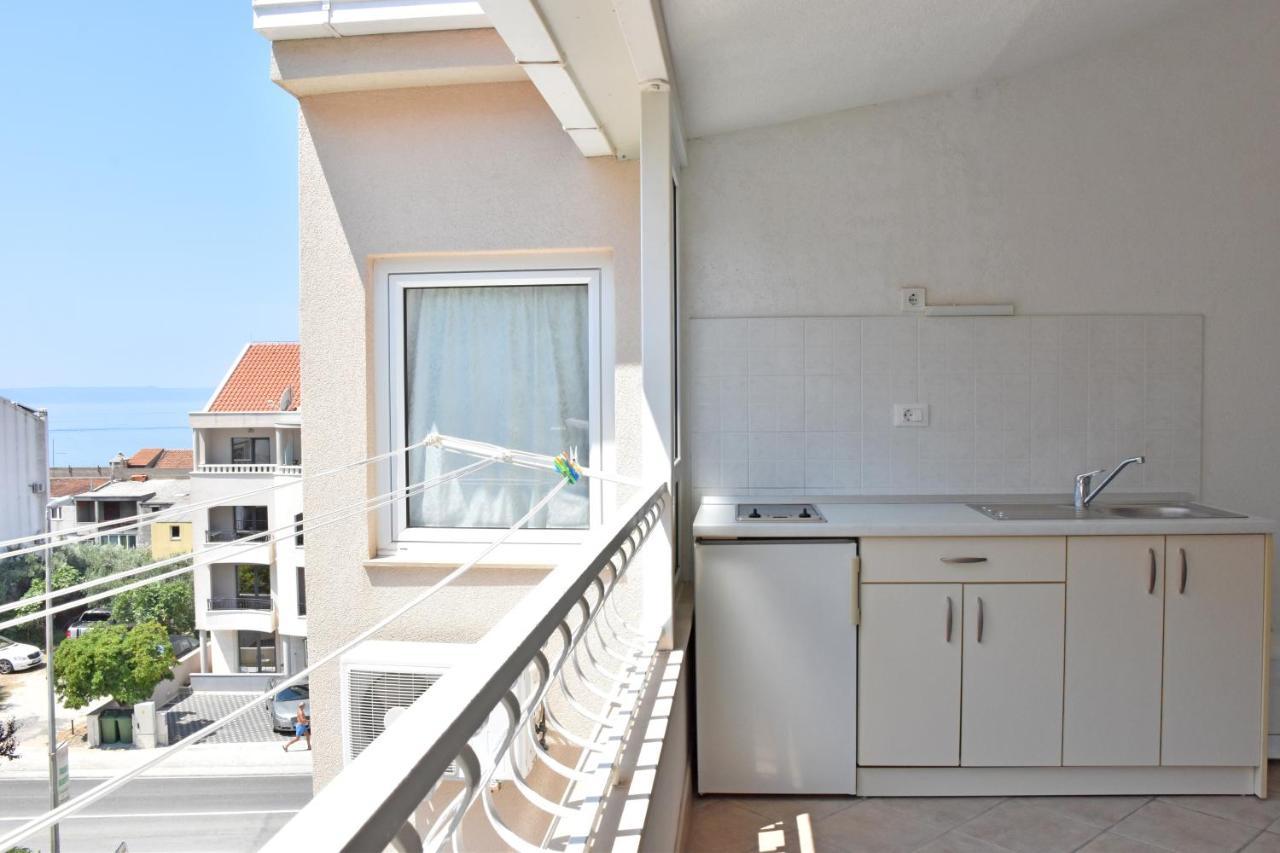 Apartments Stone Tučepi エクステリア 写真