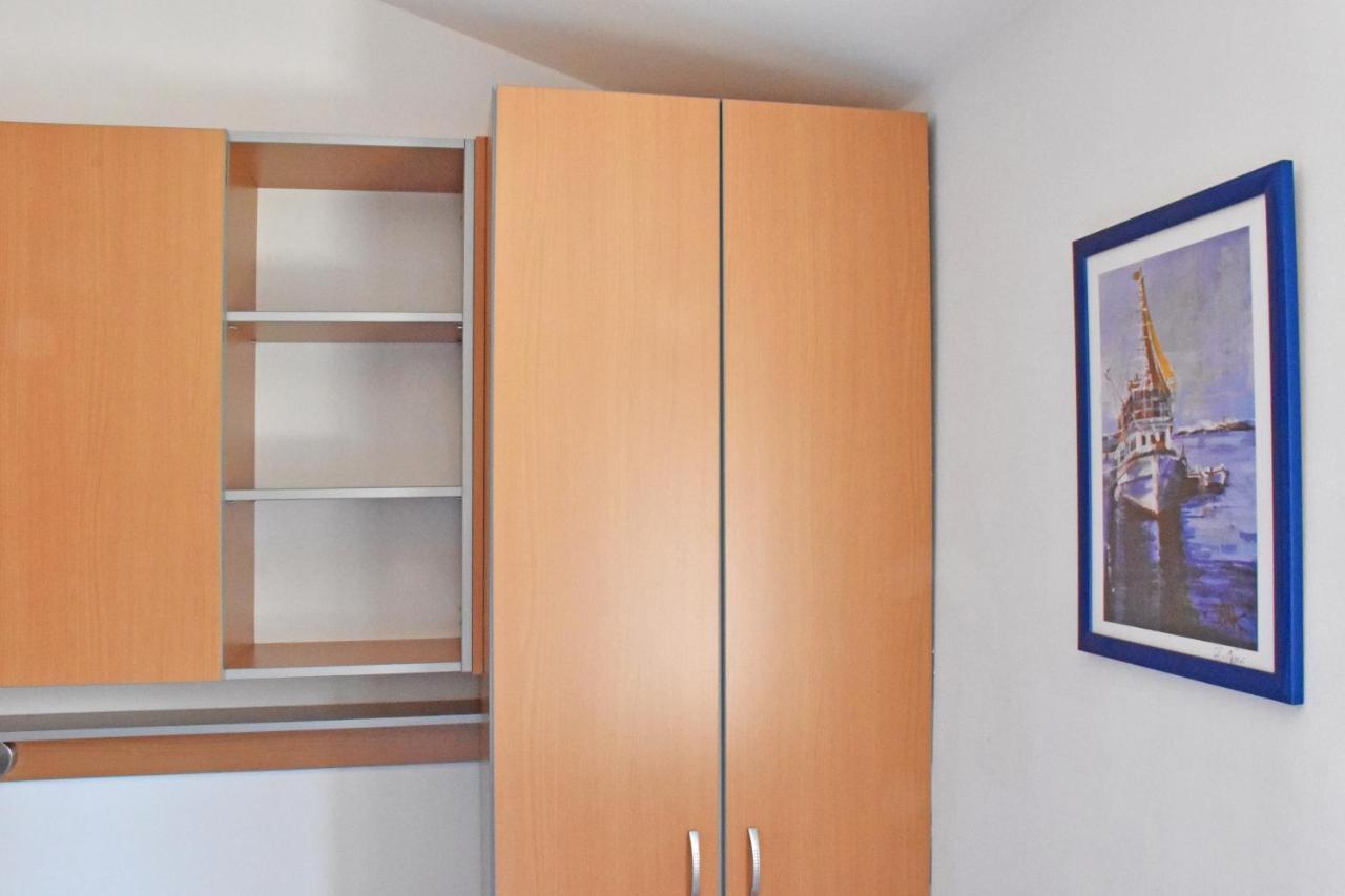 Apartments Stone Tučepi エクステリア 写真