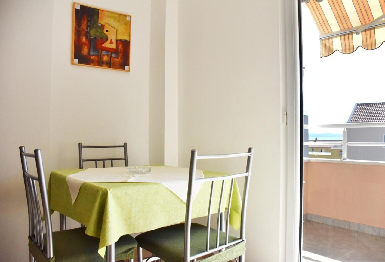 Apartments Stone Tučepi エクステリア 写真