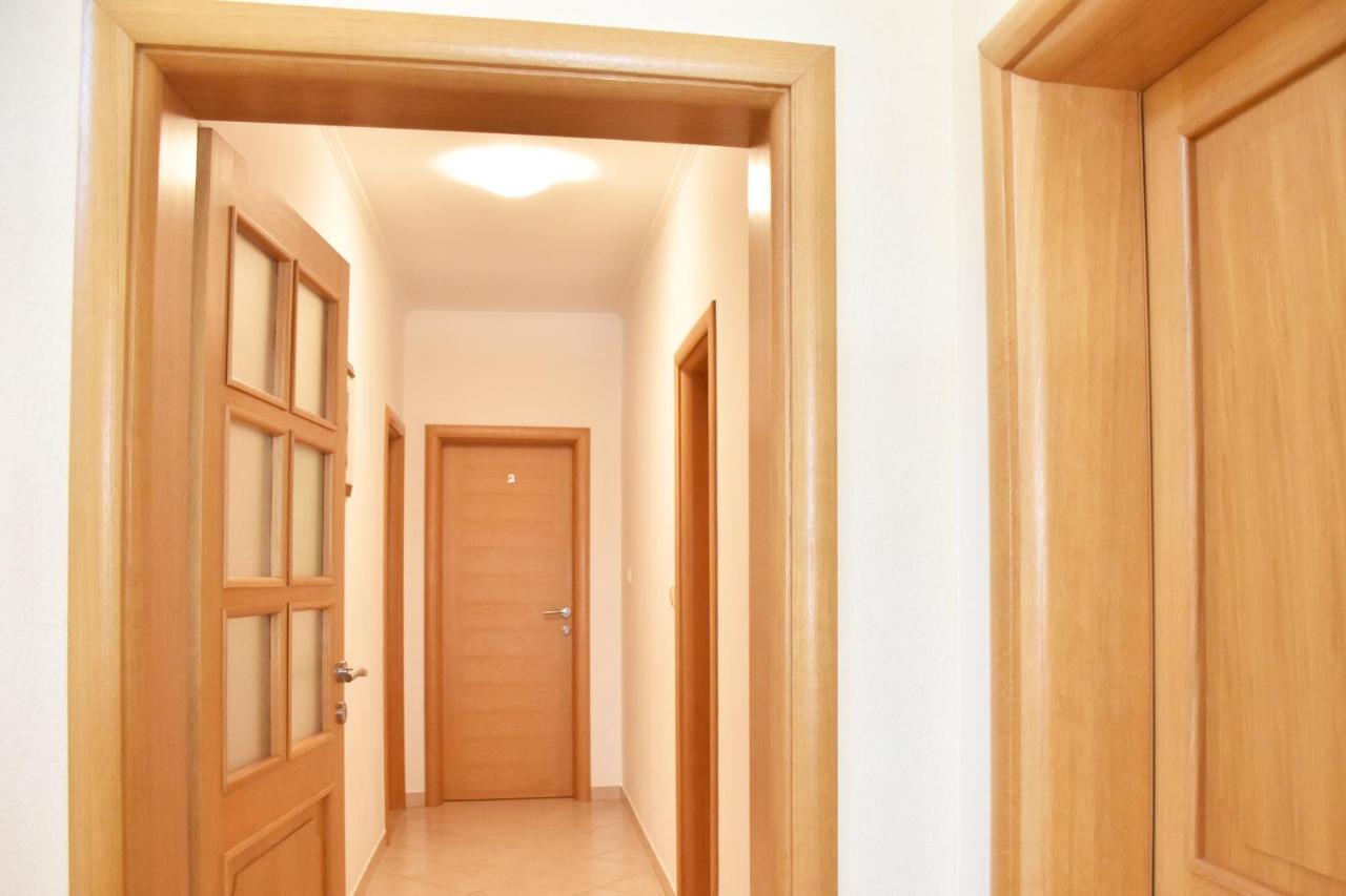 Apartments Stone Tučepi エクステリア 写真