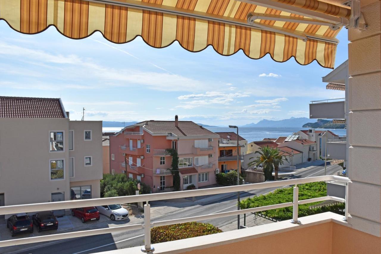 Apartments Stone Tučepi エクステリア 写真