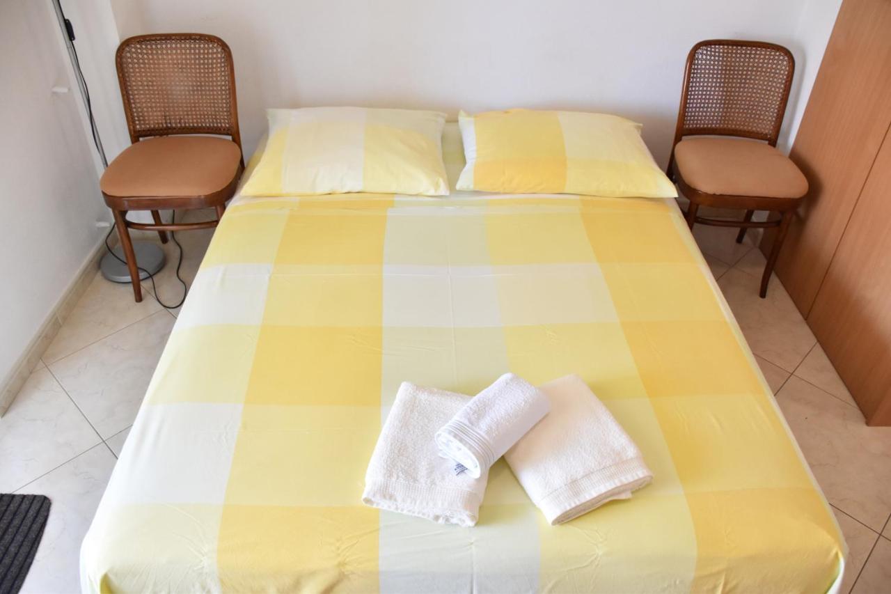 Apartments Stone Tučepi エクステリア 写真